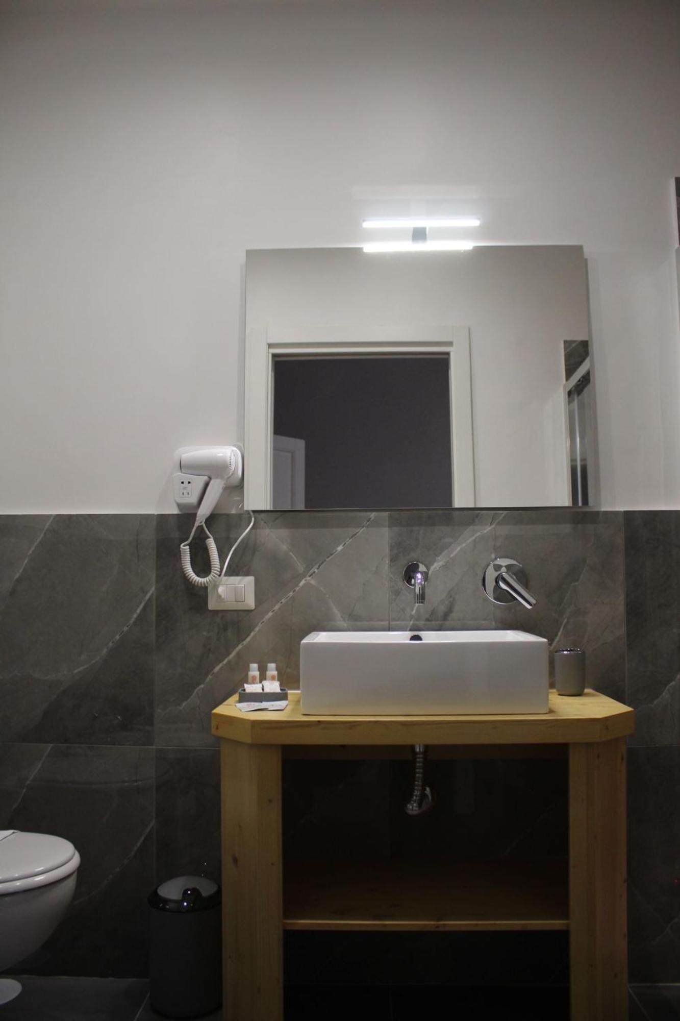 Hotel Be Italian Flat Sanfelice Neapel Exterior foto